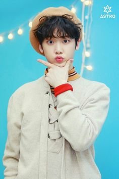 1636Leticia's tweet photo. Queremos aquí en CHILE a SANHA  🙏🙏🙏🙏🙏

#YOONSANHA_ENCHILE

@NINSHI_ENT @ZAFIROLIVE @kpopchileof @YOONSANHA_offcl
@studio_pav @zafiroLive @fantagiomusic 
@freefallshows https://t.co/durderm57Q
