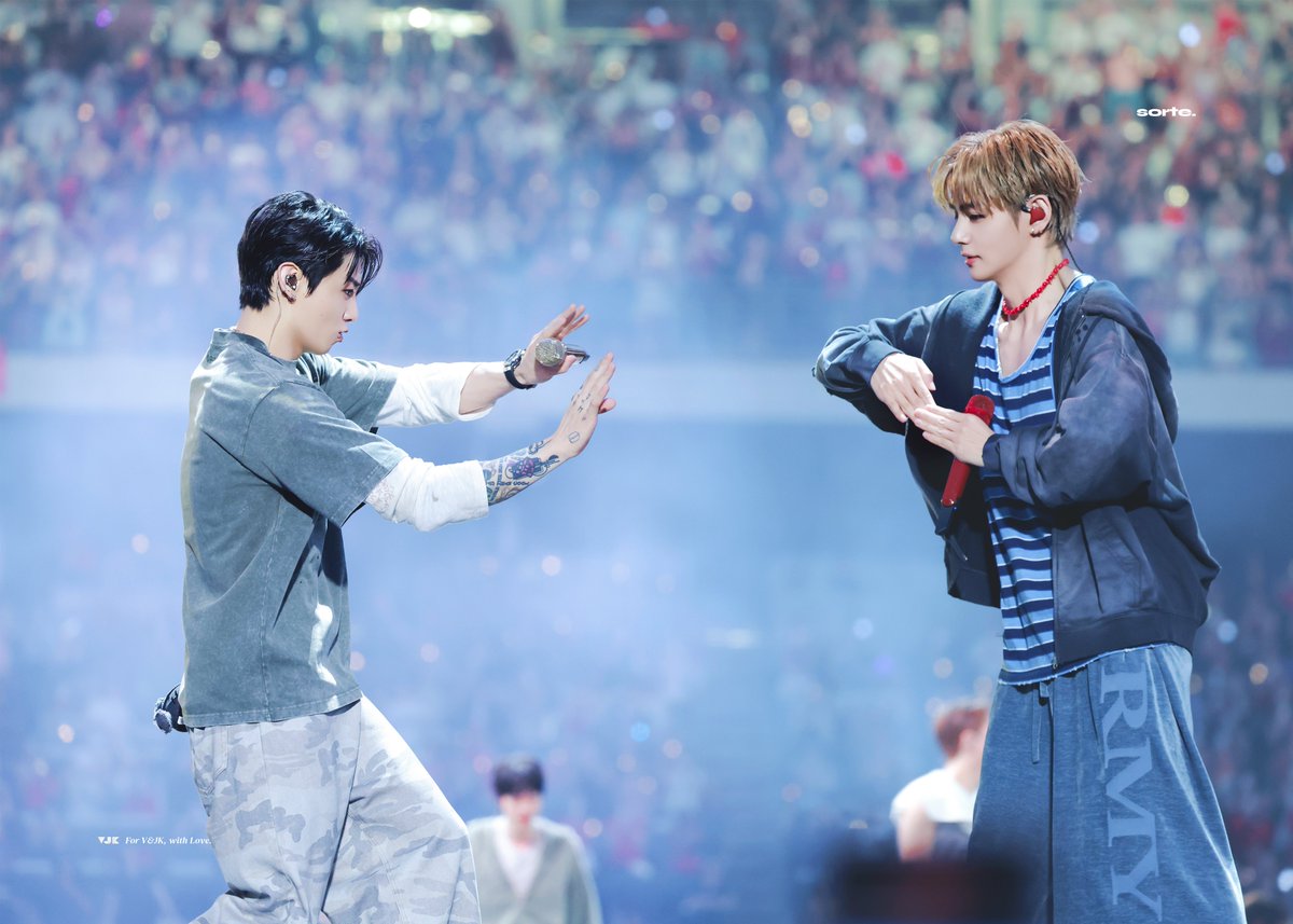 SORTE613's tweet photo. 🐰🐻🕺✨️💫
260701 BRUSSELS 태형 정국 HQ
#V #뷔 #TAEHYUNG #태형 #テテ
#JUNGKOOK #정국 #JK #グク https://t.co/8kM9cLAi6r