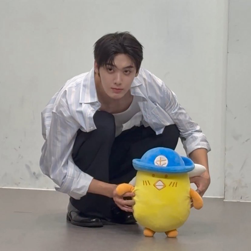 claudia_orbenes's tweet photo. #yoonsanha_enchile

@ninshi_ent 
@zafiroLive 
@freefallshows 
@fantagiomusic_ 
@YOONSANHA_offcl 
@studio_pav 
@kpopchileof https://t.co/Q0LkV1m7IK