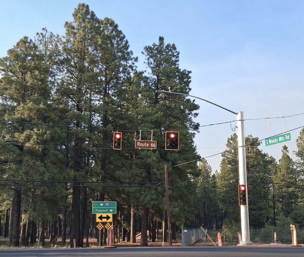 WendyRogersAZ's tweet photo. Finally, my long-sought-after traffic light at Route 66 &amp; Woody Mountain Rd in west Flagstaff went LIVE today!

Took TWO YEARS to get funded &amp; built. Thank you @CityofFlagstaff @CoconinoCounty 
(Photos by my loyal neighbor “Flagstaff George” @FJackson1869) https://t.co/FosjPkhdZD