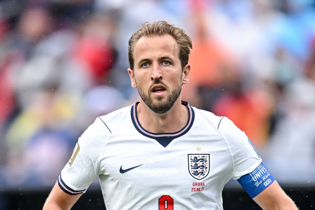 iam_Pappiejay's tweet photo. Harry Kane has a better World Cup legacy than Ronaldo. 

Ronaldo is overrated. https://t.co/Nfbu5MVmKk