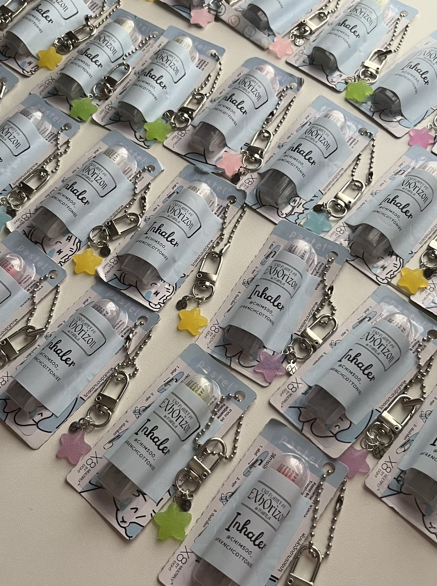 chimsoo_'s tweet photo. EXHORIZON IN MANILA FREEBIES 
Fan support by: @chimsoo_ &amp; @frenchcottoniee

hi, Ls! we’ll be handing out the ff freebies  for day 1 and day 2 

🧷  Handmade clay brooch pin
🎀  EXO engraved Keychain + Pastel Inhaler

no mechanics, just say hi!  
see you ♡

#ExhorizonInManila https://t.co/5xeglPHf5w