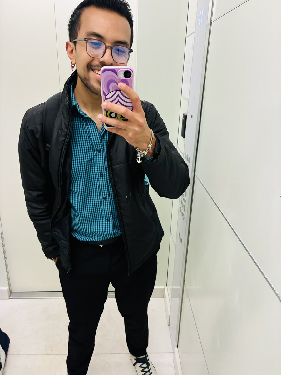 Its_Alejandro1's tweet photo. Ya tocó oficina de nuevo jaja 🩷✨
#CDMX #mexico #godin https://t.co/M7rgnXdbsz
