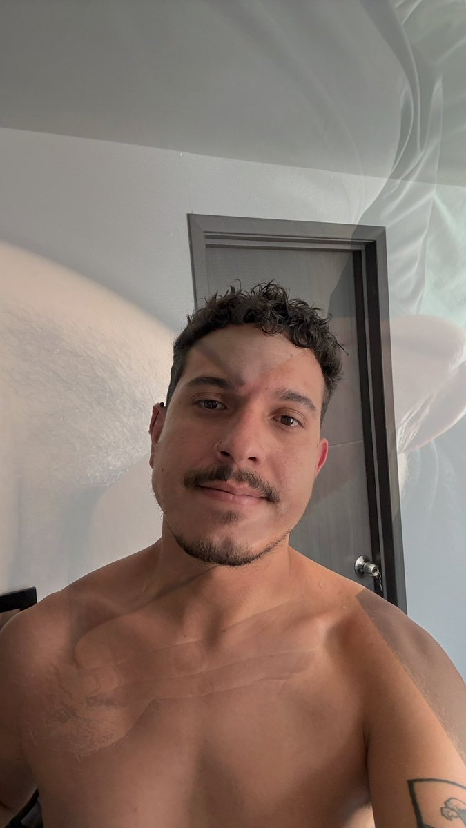 rafamndd's tweet photo. así está bien? https://t.co/L1VPm5p54r
