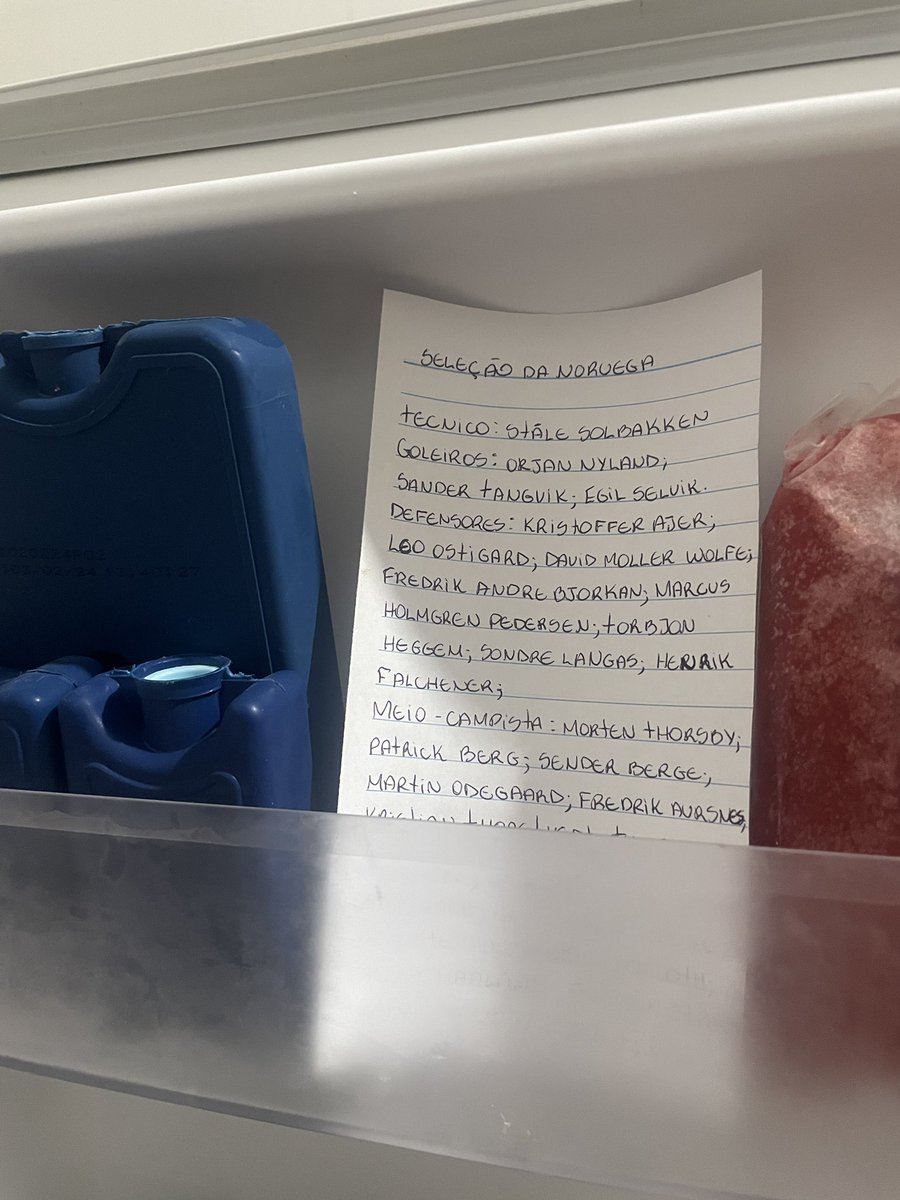 seeswmin's tweet photo. minha parte eu já fiz, escrevi a seleção inteira pra não dar brecha pra ninguém https://t.co/tBlxmFb7ae