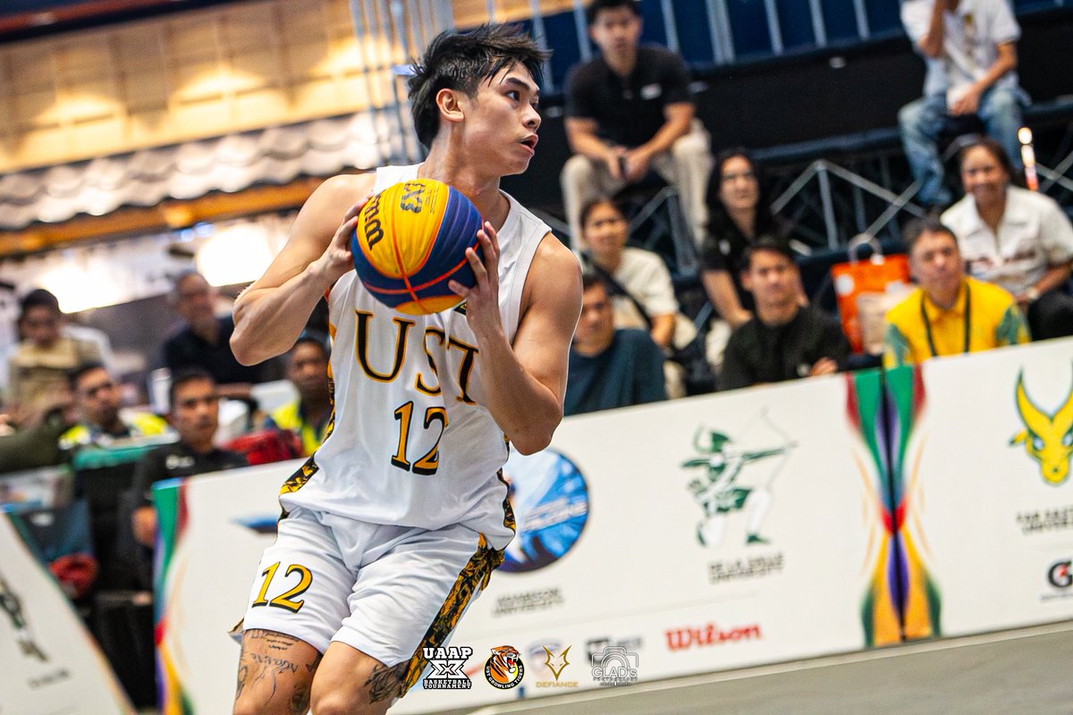 thelastwhistler's tweet photo. The cuties of the UST Growling Tigers 💛
#GoUSTe | #USTMBT https://t.co/lsXtBLPmNt