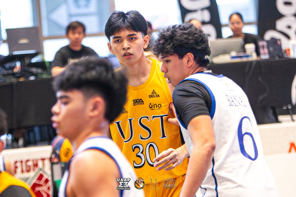 thelastwhistler's tweet photo. The cuties of the UST Growling Tigers 💛
#GoUSTe | #USTMBT https://t.co/lsXtBLPmNt