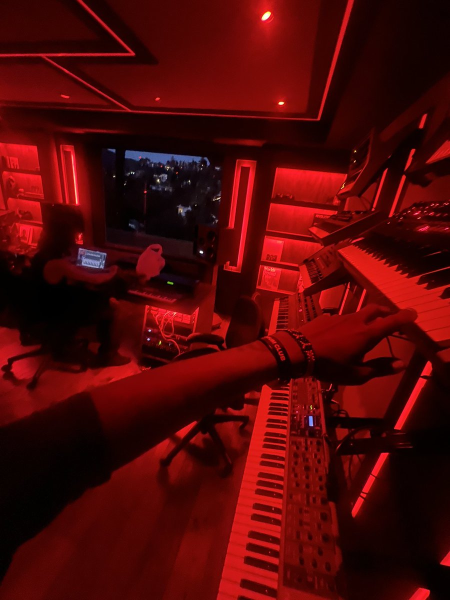 kaycyy's tweet photo. ALBM ALMOST DONE . https://t.co/JtkPdDhMMw