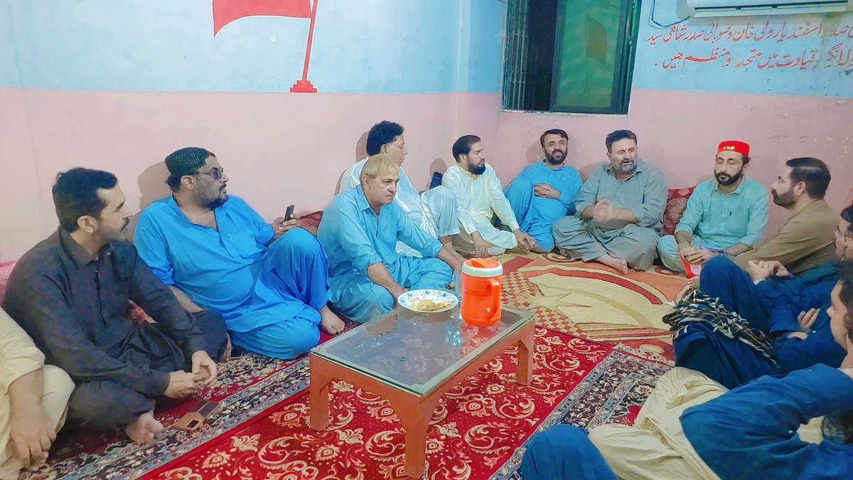 rauf3845gmail's tweet photo. عوامی نیشنل پارٹی سندھ
 #ضلع_شرقی
 کا اہم اجلاس آج فہیم جان کے زیر صدارت  باچا خان ہاؤس  الاصف سکوائر میں منعقد ہوا جس میں  ضلعے کے  عہدے داروں مجلس عاملہ کے اراکین یوسیز کے صدور جنرل سیکرٹریز اور سندھ کونسل کے  ممبرز نے شرکت کی 
جاری کردہ جنرل سیکرٹری ضلع شرقی روف خان https://t.co/i7LcJ4fybr