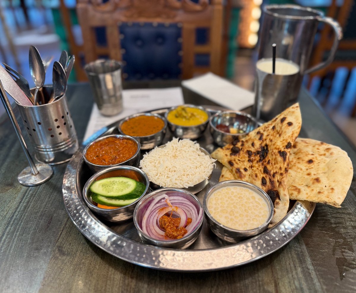Aamirkhan78's tweet photo. Lunch for one, anyone? ❤️❤️
#lunchfix #foodseries https://t.co/VCQMhNRzId
