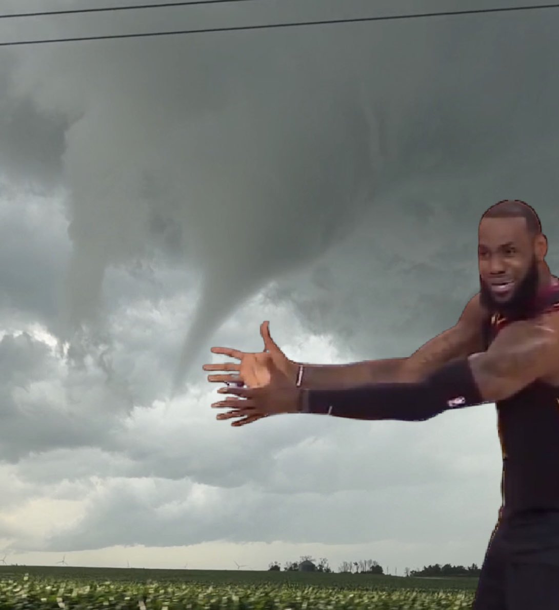 Me trying to explain what a tornado looks like #wxtwitter #wxX