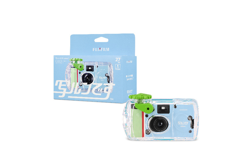 oricon's tweet photo. 『写ルンです』40周年で2つの新製品発売
https://t.co/Nq3gnEFwQx
⠀
📸防水モデル
『写ルンです Active』
水深10mまで対応でき
水中でも操作しやすいボタンなどを採用
⠀
📸黒白フィルムモデル
『写ルンです Black and White』
モノクロ写真を手軽に撮影可能で
通常の写真店でも現像できる https://t.co/Mth9LEGJvx