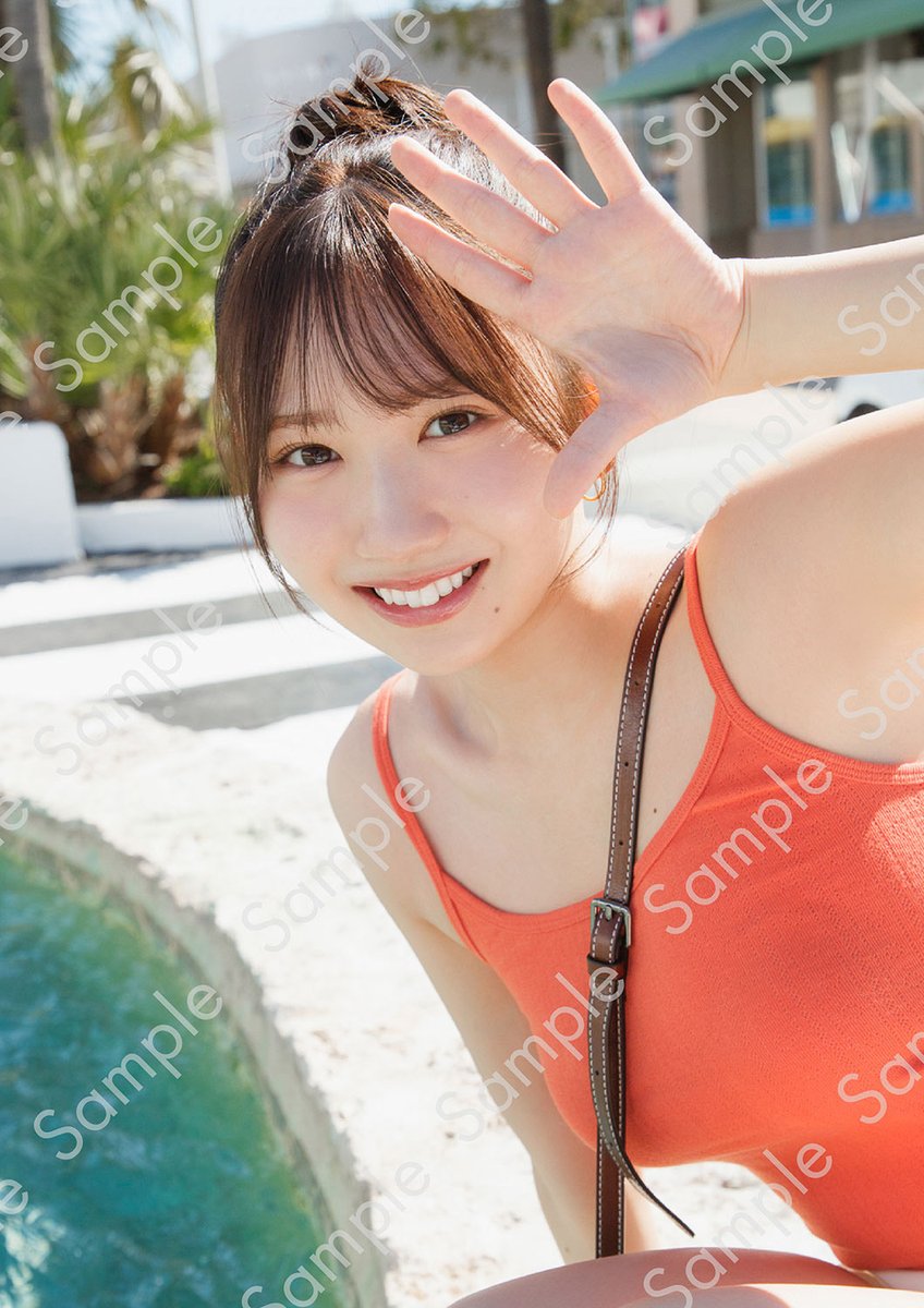 oricon's tweet photo. 日向坂46藤嶌果歩、ウェイトレス姿で“舌ペロ”
写真集の先行カット解禁💕
⠀
🍔かほりん念願の衣装
「ずっと着ていたいくらいお気に入り」
https://t.co/GUHoTVyKe5
⠀
📸ほか解禁カット全31枚
https://t.co/QRlJBC5l2I
⠀
#藤嶌果歩1st写真集 https://t.co/itUHqyhw3B