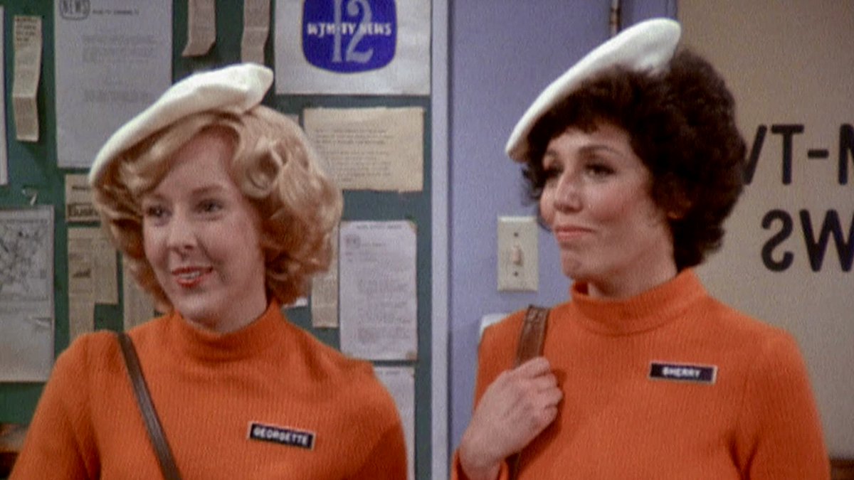 DrBuzz_Forensic's tweet photo. Film &amp; TV Actress Barbara Colby was #BornOnThisDay, July 2, 1939. Remembered for her role on TV's Mary Tyler Moore 1974 &amp; Phyllis 1975. Murdered in 1975 Colby (age 36) shot &amp; killed by a random drive-by shooter. Her husband, Bob Levitt is the son of Ethel Merman #RIP #gonetoosoon https://t.co/P25hQrCGnP