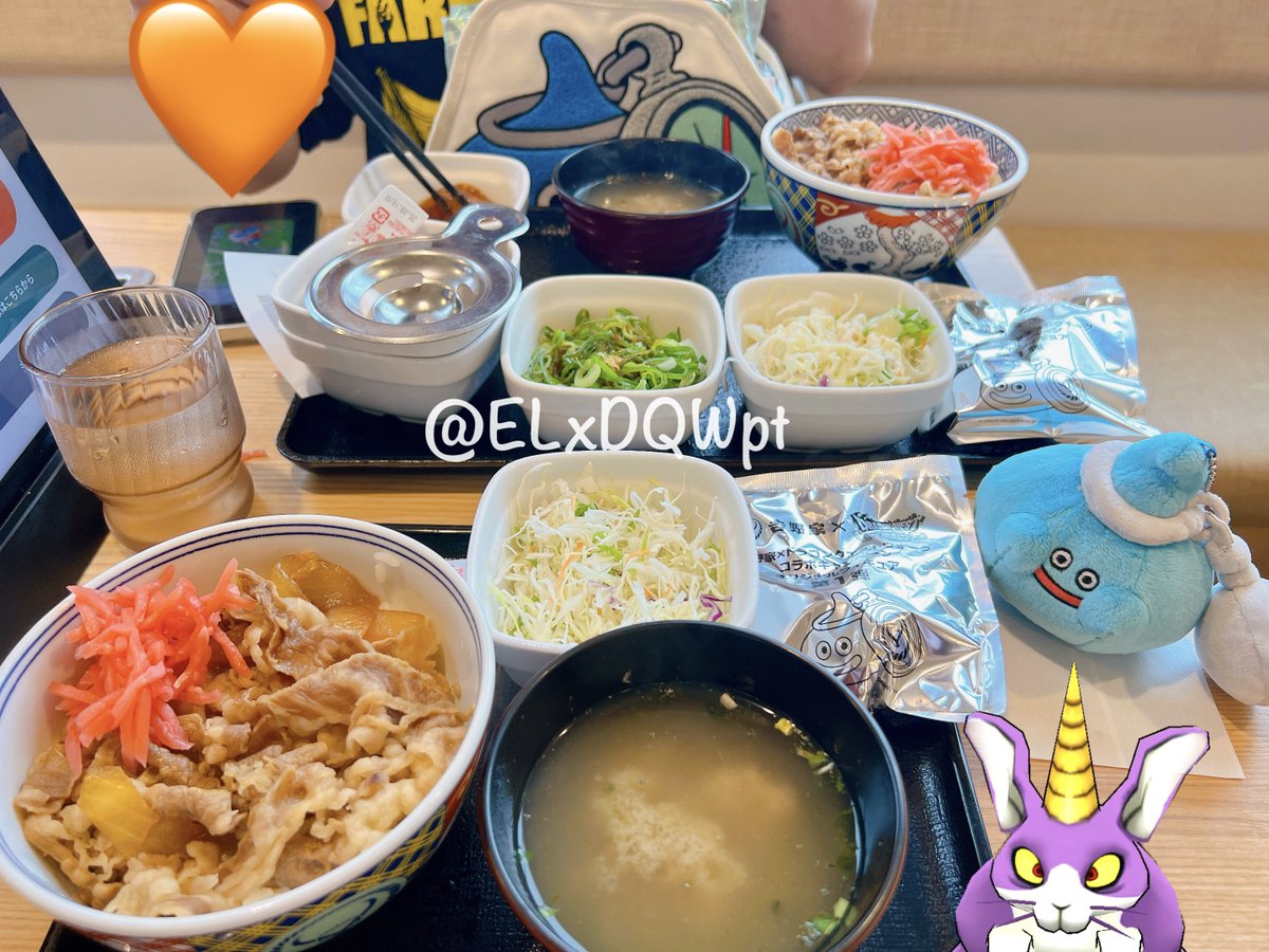 ELxDQWpt's tweet photo. ドラクエウォーク　吉野家コラボ✨
朝一番でドラクエウォークセット食べてきました🧡美味しく満腹で今日も元気に冒険に出かけまーす₍Ꙭ̂₎
#吉野家ドラクエウォーク https://t.co/jNfyEL0enL