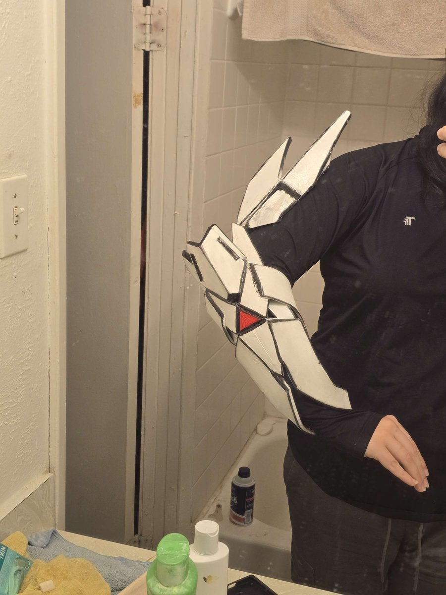 WPArmoury's tweet photo. The old shoulders would not work with the new body, so I moved them to the arms. Much better 🥰 https://t.co/BmFBpFSDyD