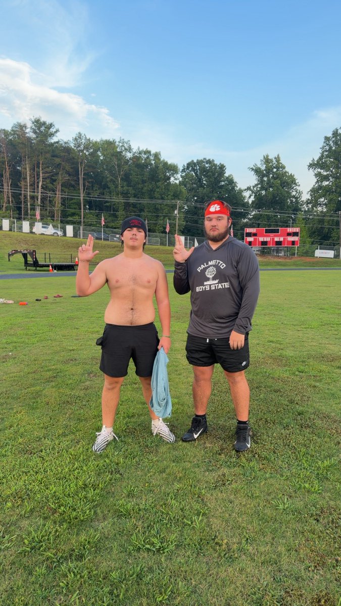 NickBrackin55's tweet photo. Great dead week workout with @JaxsonRay44 ! Grind doesn’t stop! @CoachRuff_ @LHSRedDevilsFB @CoachOwens @CoachLupton #embrace #strikethestone #work https://t.co/zxvPDXWHGb