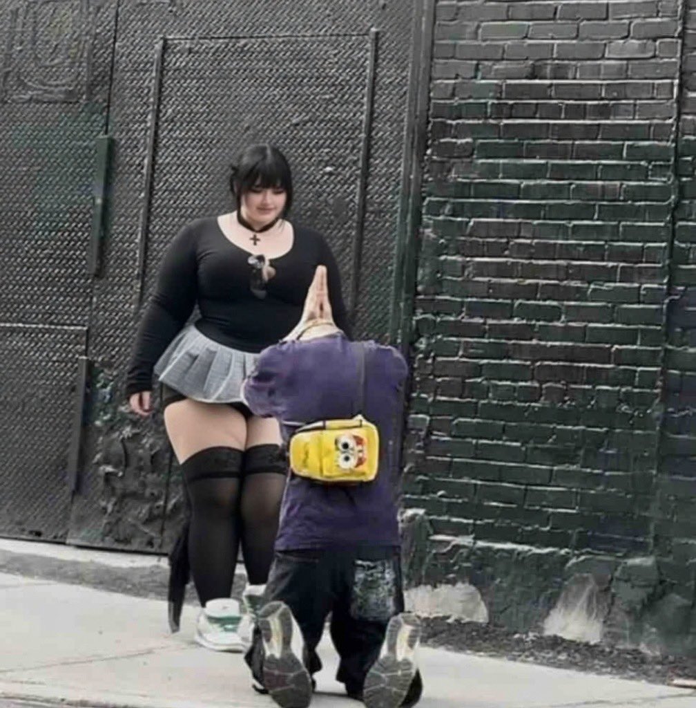 Adderall_King's tweet photo. 🥵🥵🥵 https://t.co/hISGsTABme