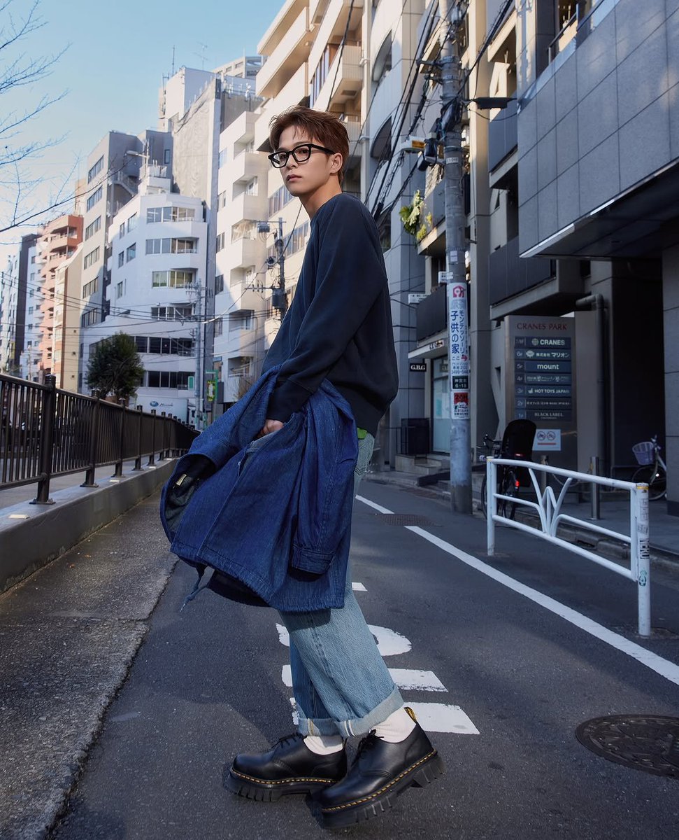 A_2STUDI0's tweet photo. [📸] 260702 jaylim_studio Instagram update

Levi's Tokyo Event
TREASURE Asahi

Photo by jaylim1

🔗 https://t.co/ZFqjiXW56v

#ASAHI #아사히 #アサヒ #朝光
#TREASURE #트레저 #トレジャー https://t.co/HY2A45jLDo