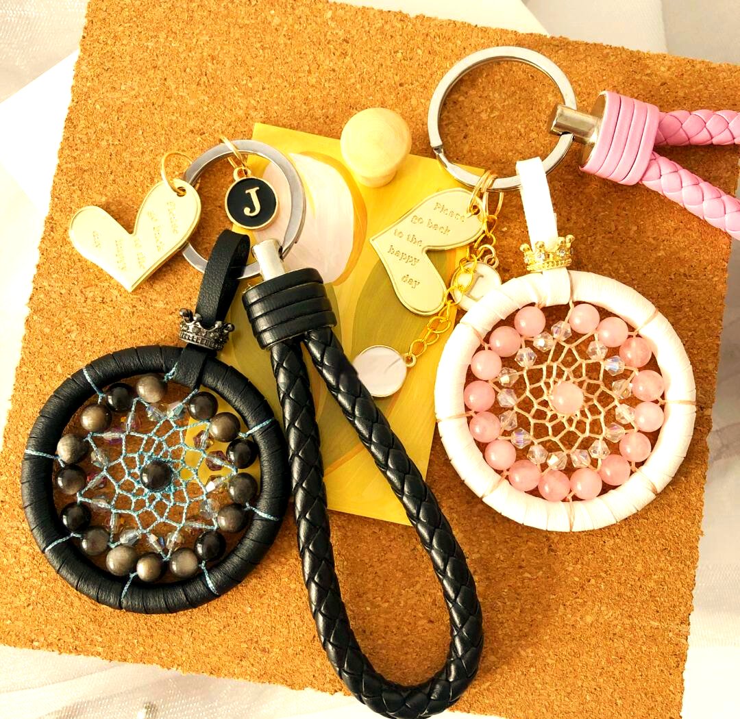 afyanurl's tweet photo. Just finished a cute custom fabric keychain by hand! Felt so cozy turning scrap fabric into something useful and pretty  #HandmadeVibes #DIYProjects， https://t.co/QRgNaFgDz9