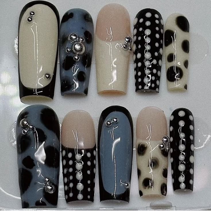 0ldfr14nd's tweet photo. How does Pinterest see you‽‽‽

★ pop singer 
★ tattoo 
★ nails 
★ outfit https://t.co/lSBSyQWcqr
