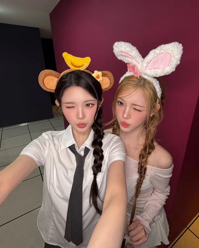 yuhapilled's tweet photo. Hanaz will be the special mc’s this week alongside Stella for music core! 🥹🩷 https://t.co/Yw56mPE7tf