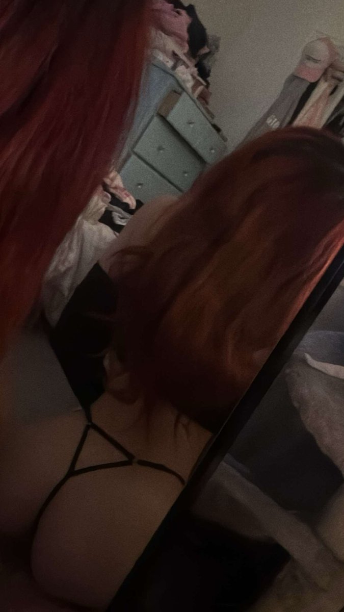 LittleSecretsM's tweet photo. do u like pretty redheads ? #nsfw #fansly #redhead #supportme https://t.co/DU2vIyEyO8