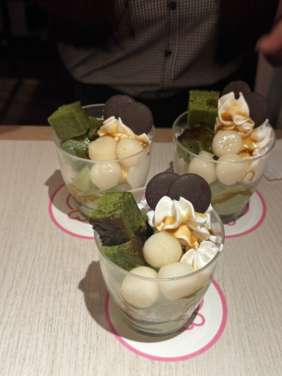 ripichapi's tweet photo. ほんまに神の食べ物でありがとう。前に座ってる人2個食べてた https://t.co/mffqI0srnz