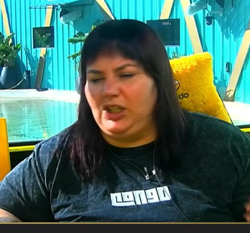 folkrugirl's tweet photo. mujeres que se apoyan entre si // mujer que defiende y le cuida el camino a un machito 

#GranHermano https://t.co/HWMsgKhVZA