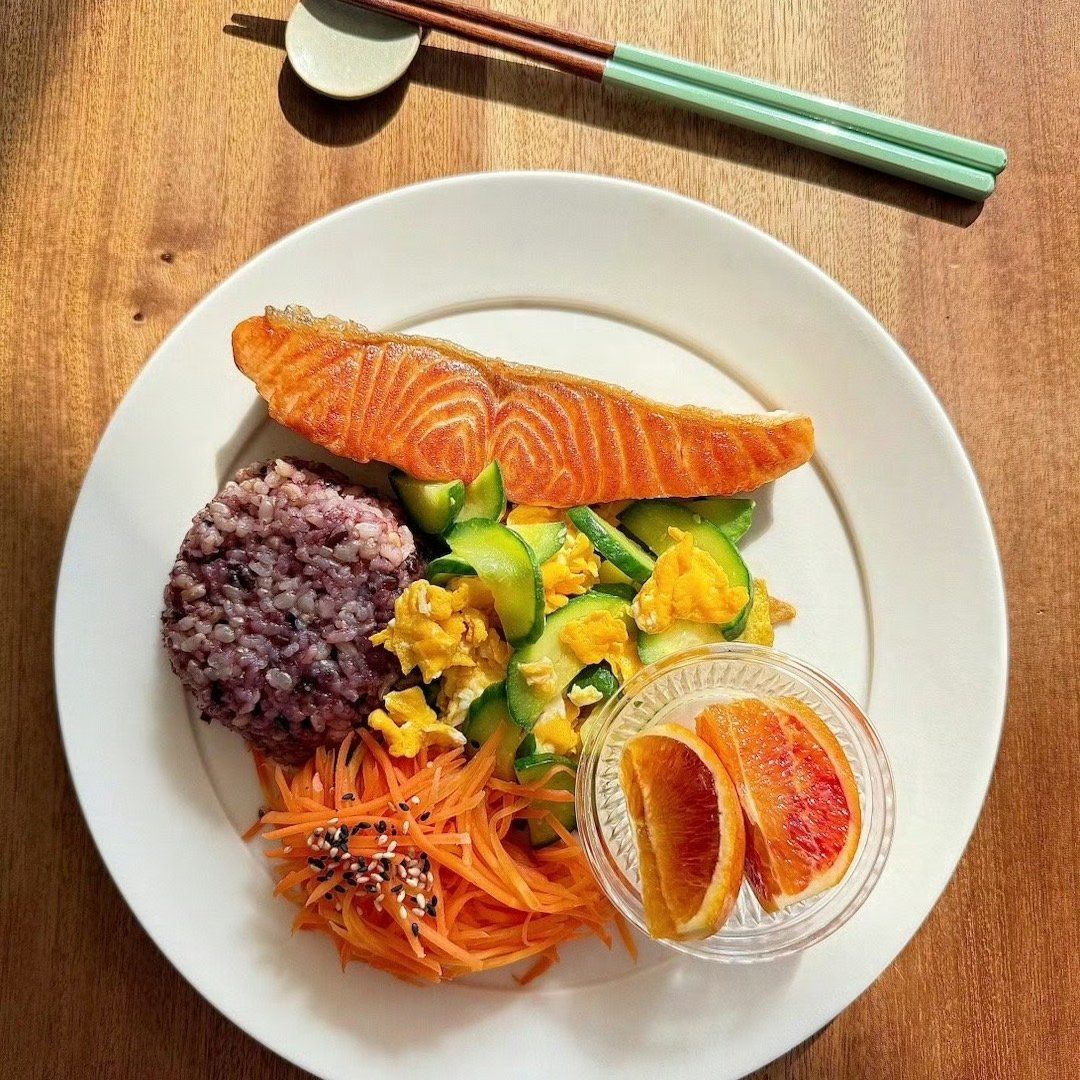 clojo200's tweet photo. Just whipped up creamy garlic butter salmon with roasted cherry tomatoes and quinoa for tonight’s dinner  No fancy skills needed, just simple ingredients and full flavor—weeknight win! https://t.co/fgLBpgDC61