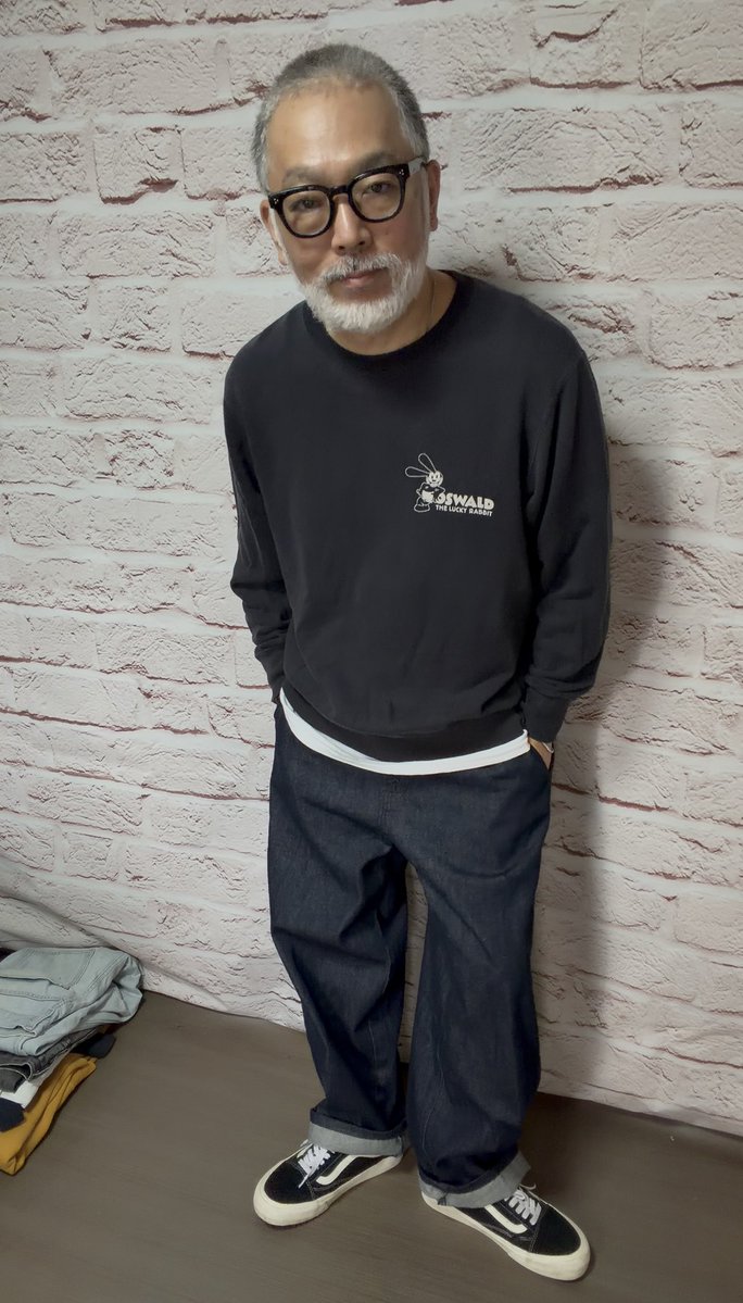 digda104's tweet photo. 上下リユースUNIQLO。
サイズ感が神！
近日公開予定のUNIQLOこそリユースで買うべし！の動画の着画撮影

このまま長袖で激冷えのスーパー食品コーナーに買い出しに行こう🚗³₃

 #今日のコーデ #UNIQLO  #ユニクロ
 #秋服 https://t.co/fnkP9kWZHb