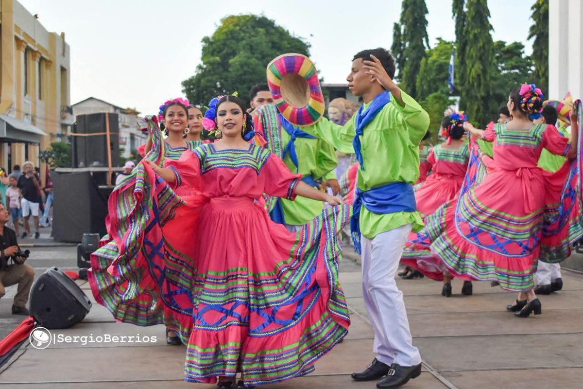 NormaYanina2's tweet photo. #Leon // Conmemora el  Inicio de Julio Victorioso con la celebracion de una Gala Artística Y Cultural por las calles de la ciudad.   

#Nicaragua https://t.co/3br0IbUZzw