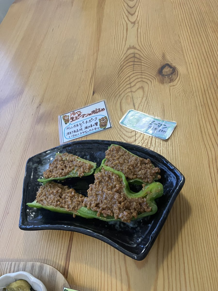 maigonorc's tweet photo. 駅前の農業高校レストラン行った！チキン南蛮定食頼んだらすんごいの出てきたw

このボリュームで1100円は破格‼️

むちゃくちゃ美味しかったのでまた行く！冷やしピーマンの肉味噌詰めも最高👍 https://t.co/FXHhZ8AC3S