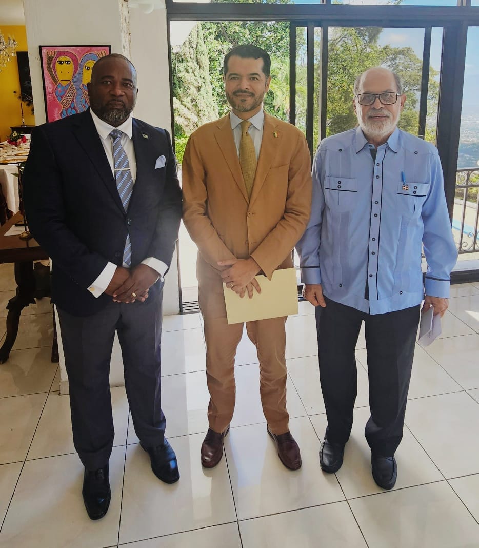 juliansmithcom1's tweet photo. Honored to attend the Haiti Donor Coordination Meeting, hosted by the Mexican Ambassador to Haiti & co-hosted by Ms. Helen Roos of the European Union. Vital progress with UNODC, BINUH & OCHA on the Multi-Partner Trust Fund (MPTF), justice systems, and humanitarian response. @EmbamexHaiti  @EUDelegationHt  @UNHaiti  @MOFABahamas @UNODC @BINUH_UN @OCHAFunds  @MAE_Haiti