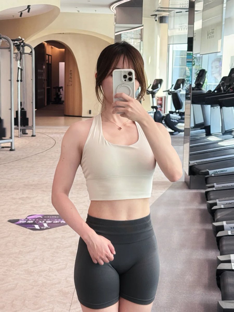 Leolewoo's tweet photo. 我把5000多份财报、纪要和调研资料喂给AI，做了两轮筛选：先找国产化进程中同类公司少于5家的稀缺公司，再从中筛具备长期放大逻辑的标的。不同AI排名有差异，但有几家公司反复出现。格林达，华东重机，赛腾股份，亚威股份。 https://t.co/58CaRQRHEy