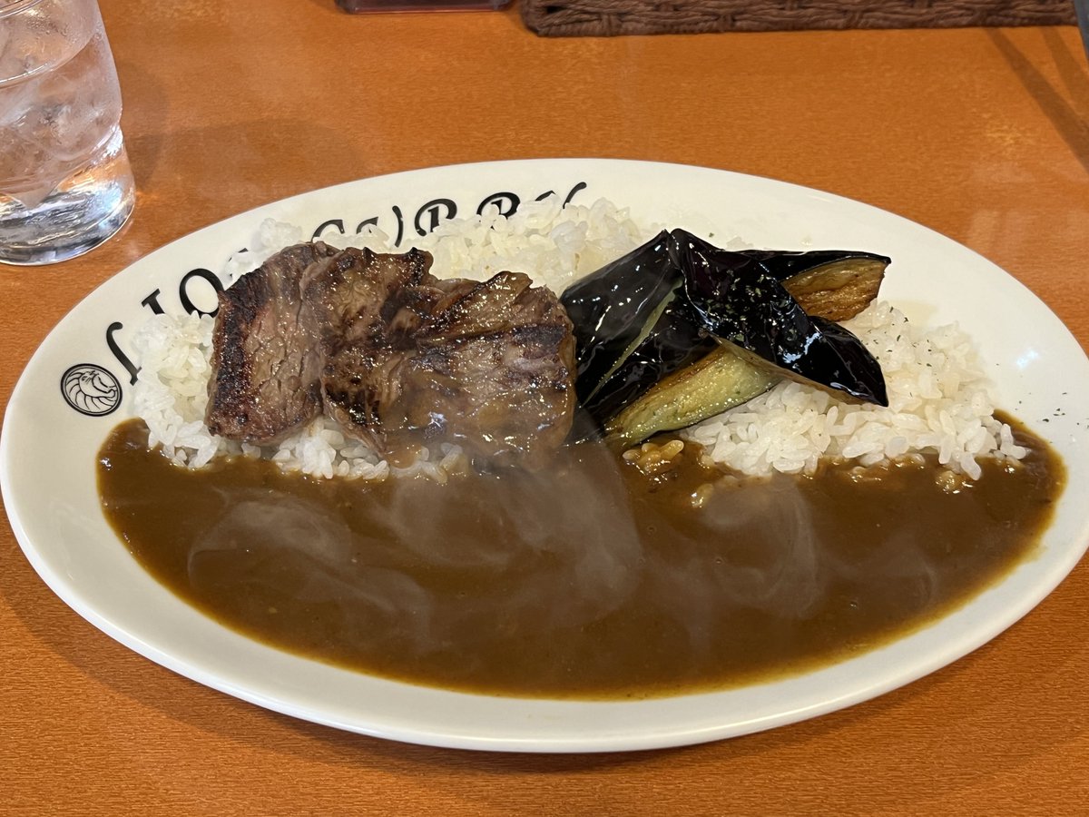 skei7879's tweet photo. 大阪は十三に２週間くらい滞在した時、初日に見つけてほぼ毎日昼に食べに行ってたライオンカレー。
これはカルビナスですが、どれも美味しかったですｗ
＃ライオンカレー
＃十三 https://t.co/9Q7LBWLSPf
