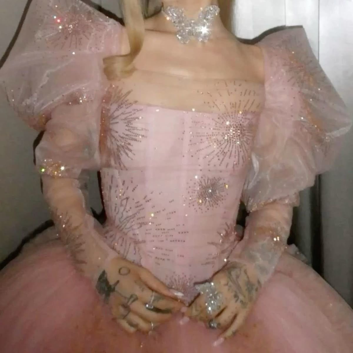 intropov's tweet photo. forever my glinda 🫧 https://t.co/MrGcs3nmbD