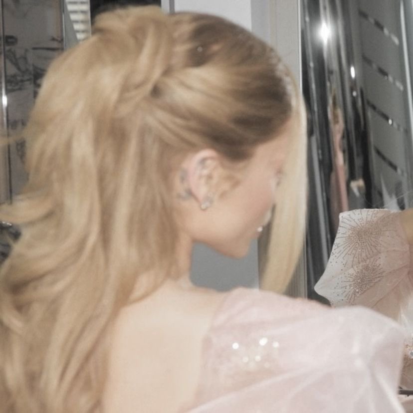 intropov's tweet photo. forever my glinda 🫧 https://t.co/MrGcs3nmbD