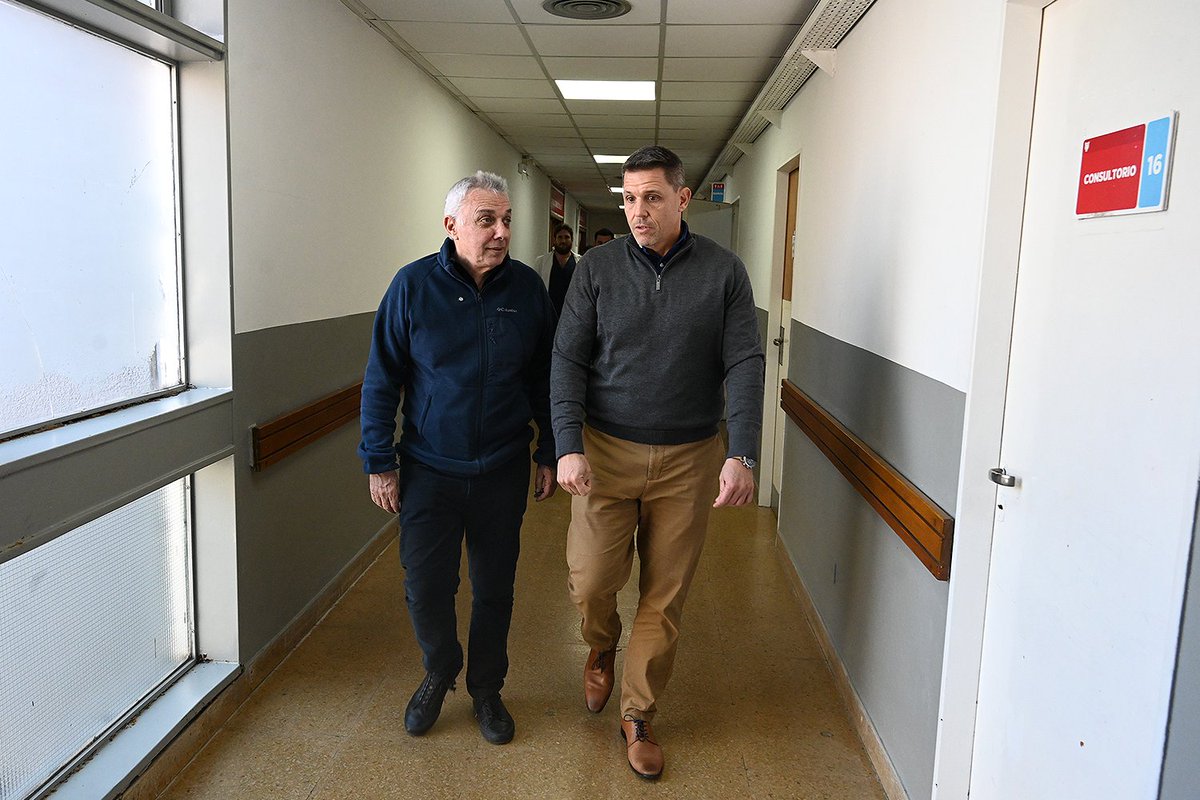 ZNVISION's tweet photo. Dos hospitales públicos del @MunicipioTigre  recibieron distinciones de la Universidad de Buenos Aires https://t.co/cu1MMhgZpr a través de @znvision @ZamoraJulio https://t.co/NWGZrMx7pk