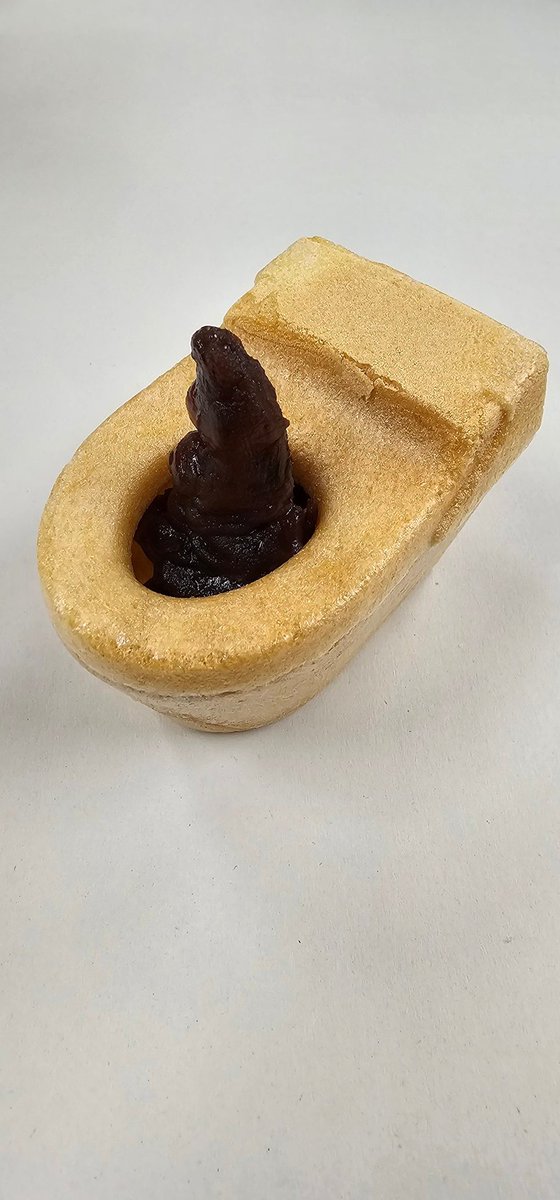 start20220222's tweet photo. お土産で戴いたので、ウワサの『最中』を食べました😋
非常に美味でした❗
#トイレの最中 https://t.co/gMoV95uPWh