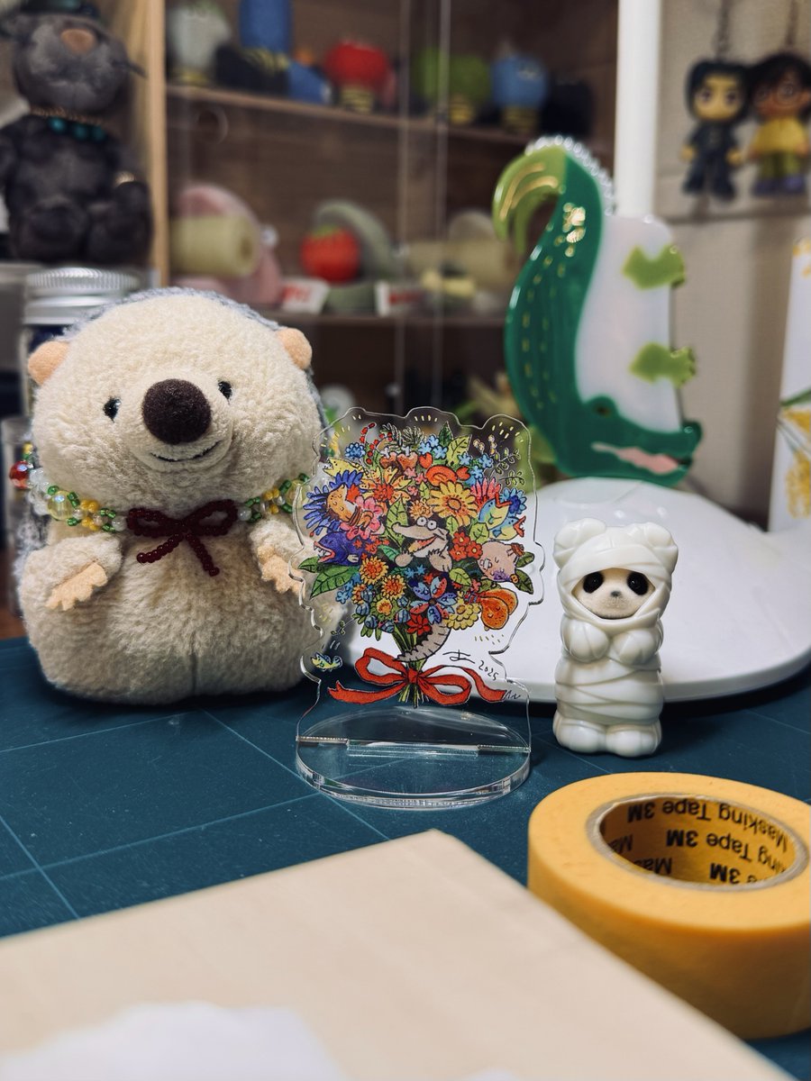 WANIwaniamemi's tweet photo. この絵かなり気に入ってるのでアクスタもSUZURIで頼んでみた🌸🐊🌼 https://t.co/kpHdCvOlxp