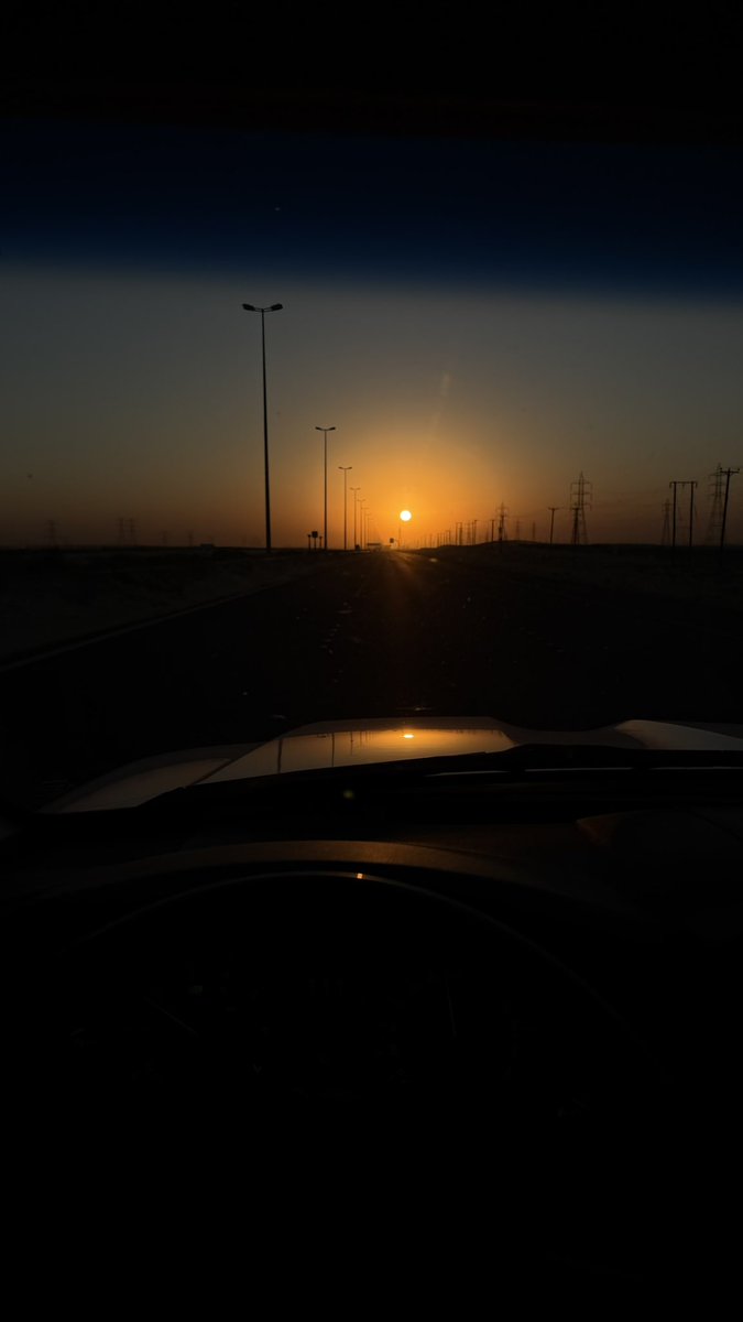 iia30's tweet photo. تراني … وإذا غرّبت عنّك ولوْ شرّقت!
على درب غيرك ما خذا القلب منهاجه

يقولون بلقى لك شبه بس ما صدّقت
شبيهك على -درب النقا- وقّف إنتاجه! https://t.co/Sv1dRh4ekI