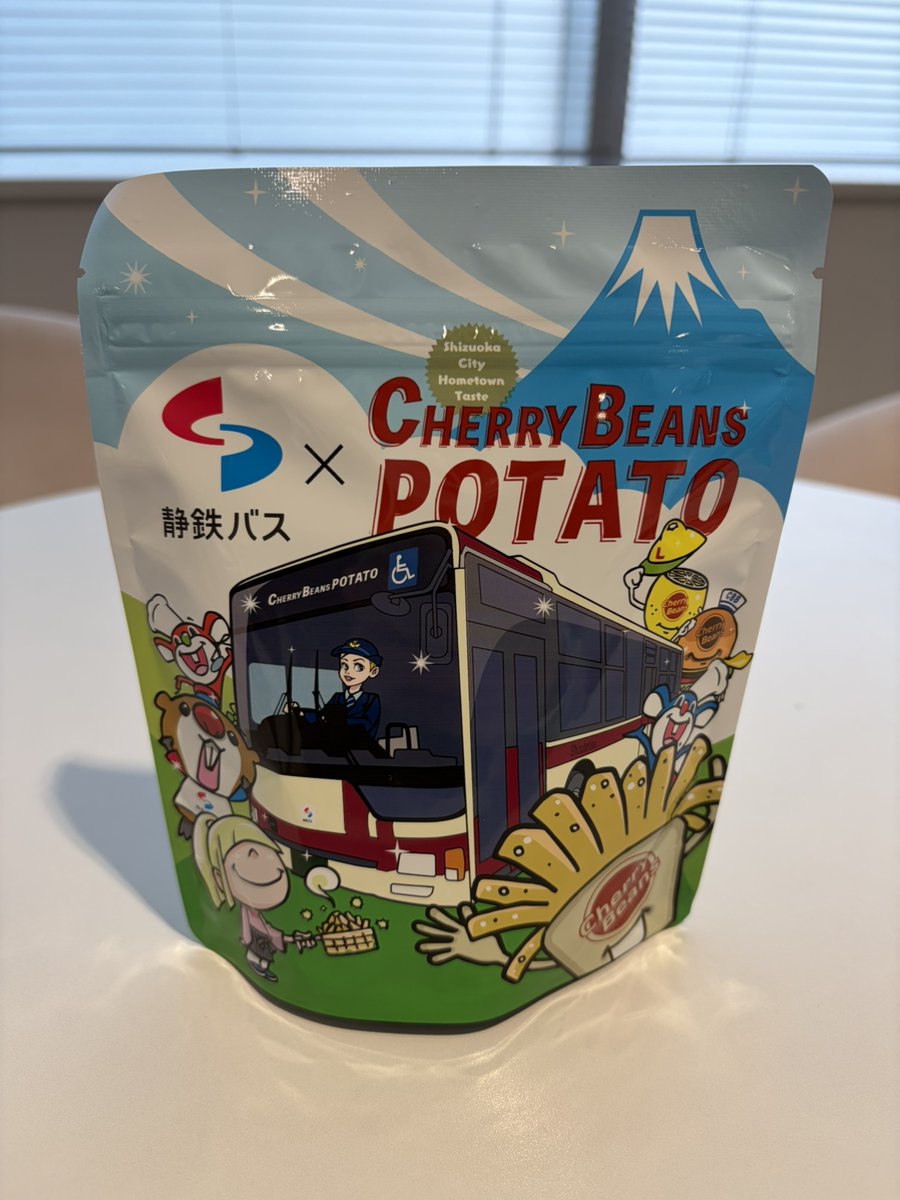 shizutetsugroup's tweet photo. 夢のようなコラボが実現しました！
（チェリビのポテトが好きすぎて・・・私は夢を見ているのでしょうか？💭）#幸せのチェリビのバス https://t.co/JVRrqZjJ6B