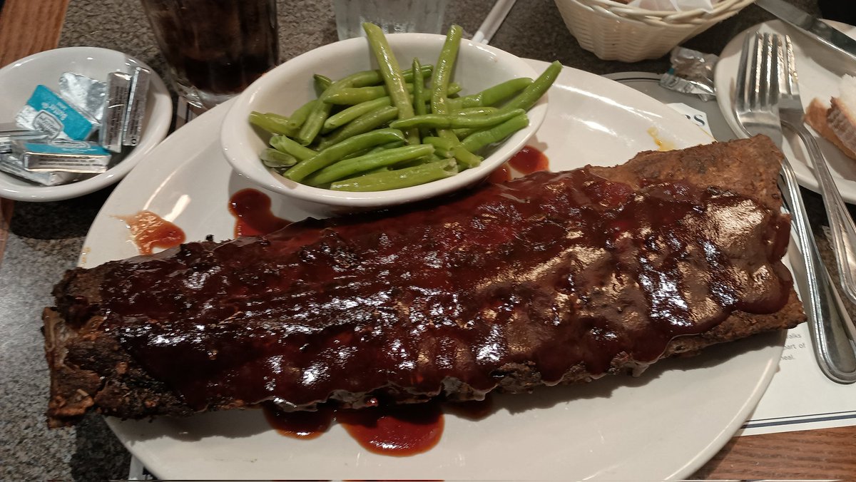JohnnyForeRight's tweet photo. #GolfChatMeatUpsMakeMeHungry Enjoyed finally meeting up with @BillSpies1 and chatting over a delicious meal at the famous @MontgomeryInn_ Conversation was as good as the ribs🔥🔥
I am also going to have weird dreams about a talking soup can and his journey to Billy's tummy! https://t.co/g14et6TCNi
