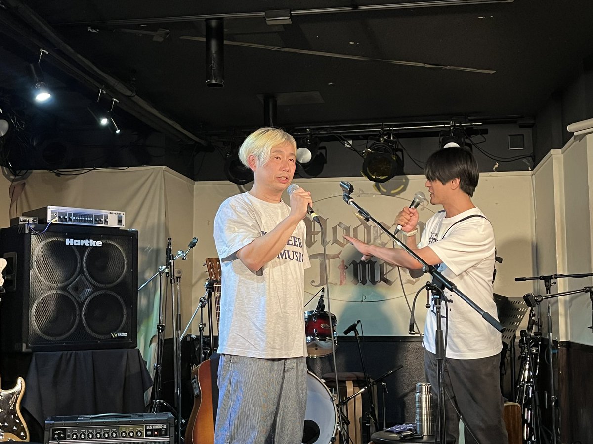 hai_hoai's tweet photo. ポンフェスは好きを聴けるだけじゃなくて新しいにも出会えるし、美味しいし、笑えるし、飲んだくれるし。
だからついつい足が勝手に向かってしまったのだ。
 #ポンコツフェス https://t.co/nprBMAUtWe
