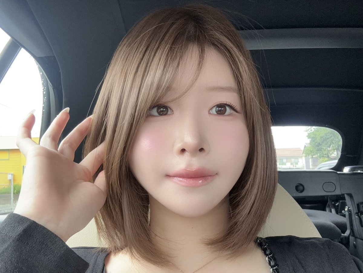 n_0530_'s tweet photo. デートの日は多幸感メイク一択🌸車の中ってメイクめっちゃ綺麗に撮れる*ੈ✩‧₊˚ https://t.co/lmTnTQ1uls