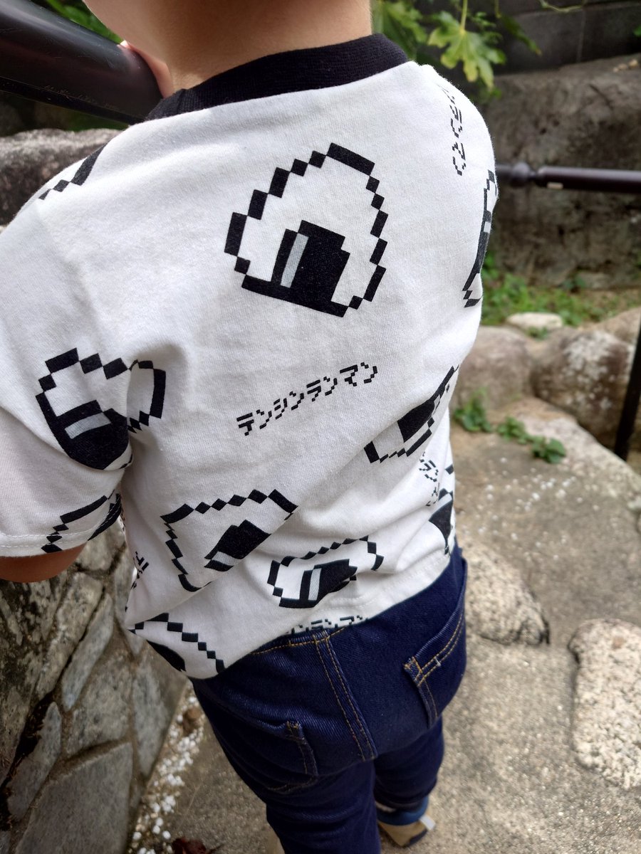 Cadel98237449's tweet photo. カデルオープンしております‼️‼️‼️
パシオンで見かけたピクセルおにぎりテンシンランマンTシャツ、即買いでした…天真爛漫だからね、うちの副店長ズ🙄良くないですか？(圧)
本日もよろしくお願いいたします‼️‼️‼️ https://t.co/yQsqIIuYvA