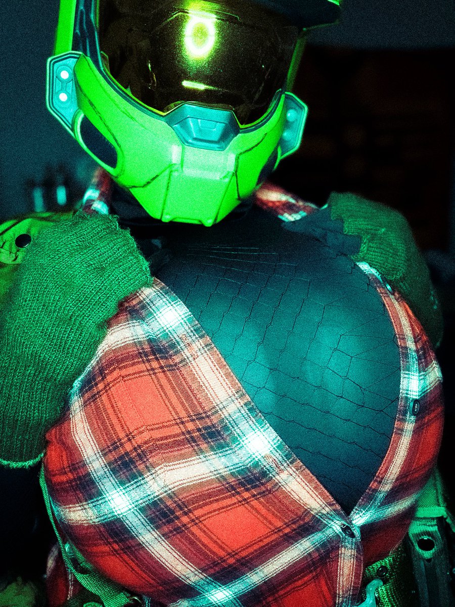 biggirlwisp's tweet photo. Thought I might try the fish nets and another helmet while being a little inflated ;) I got a few more photos coming up (1/2) https://t.co/8VqWLLbLBj