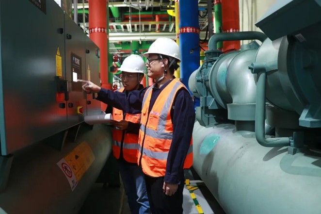 ChinaMobile_X's tweet photo. In Xinjiang, China Mobile advances greener networks through cloudification, 5G convergence, and energy-saving technologies.
#SOEsForSDGs #MyCommunityChange #greentech #greenpower #lowcarbon #5G #network https://t.co/cr7Tvqozuj