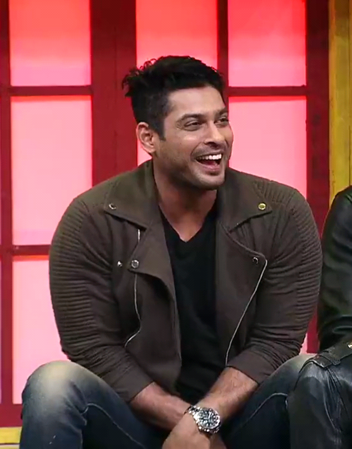 vijaya_sidheart's tweet photo. ☺️
#SidharthShukla || #SidHearts
#KKK7 https://t.co/WbDiKQy5Ux